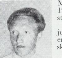 Gardbruker Syver Mølmshaug, født 13. desember 1927 i Lesjaskog. Formann, andre styreverv og skihopper for Lesjaskog idrettslag. Foto fra Norske skiløpere : B.5 : Østlandet Nord, utg. 1955.