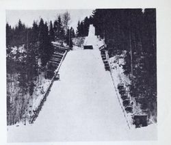 Gustadbakken var i sin tid verdens største hoppbakke. Foto: Ranheim: Norske skiløpere