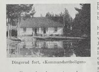 Kommandantboligen på Dingsrud fort (Urskog fort). Foto: Det Norske næringsliv. 12 : Akershus fylkesleksikon. Utg. 1952.