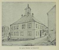 Rådstuen i Kragerø, revet 1895, Foto: Kragerø By's Historie, 1666-1916/Nasjonalbiblioteket