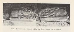 Relieffsteiner, trolig fra sørportalen. Fra Nøtterø, utgitt 1922.