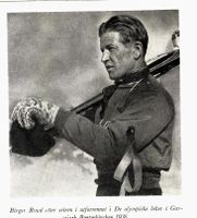 Birger Ruud etter seieren i utforrennet i OL i Garmisch Partenkirchen i 1936. Foto: Norske skiløpere, 1960.