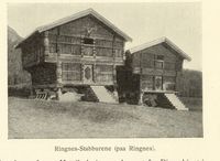 Stabburene. Foto: fra Sæter: Krødsherred. s. 15/Nasjonalbiblioteket (1914).