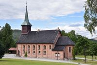 Kirkebakken 12, Holla kirke. Foto: Roy Olsen (2018).