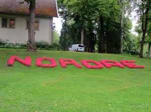 Nordre gravlund blomsterdekorasjon 2015.JPG