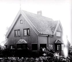 Olsons egen villa, Nordstrøm i Strømsalleen ved Strømmen/Rælingen, fra 1912. Ukjent/MiA.