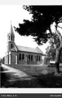 Kirken i 1929, før den ble påbygd og fikk nytt tårn i vestenden. Foto: Anders Beer Wilse (1929)