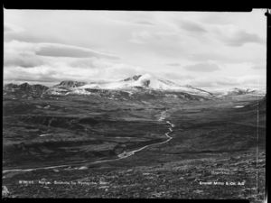 Norge. Snøhetta fra Nystuguhø. Dovre - no-nb digifoto 20150227 00180 NB MIT FNR 00381.jpg