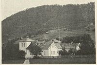 199. Norske Storgaarder - no-nb digibok 2007032610002-146 2.jpg