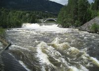 Numedalslågen ved Mykstufoss i Veggli under flommen i 2007. Foto: Stig Rune Pedersen