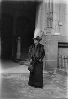 Utenfor Oscars gate 71, der familien bodde ved folketellingen 1910. Dette er trolig Veras mor.