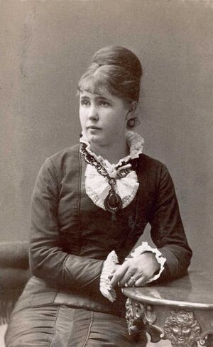 Oda Krohg omkr 1885.jpg