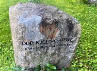 Odd Kjeld Østbye er gravlagt på Steinsskogen gravlund i Bærum. Foto: Stig Rune Pedersen (2023).