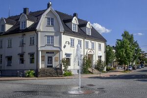 Odd Fellow-gården i Årnes sentrum, tidl. Solberg hotell. Foto: Leif-Harald Ruud (2020).