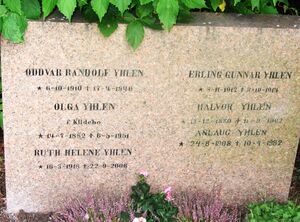 Oddvar Randolf Yhlen familiegravminne Høybråten.jpg