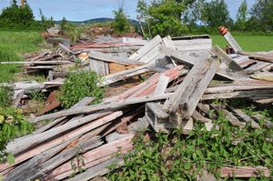 Restene etter låven på Eide (Dalsødegården). Foto: Kai Hansen, 2009