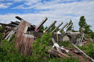 Restene etter låven på Eide (Dalsødegården). Foto: Kai Hansen, 2009