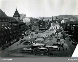 Okkupasjonen NSBs administrasjonsbygg sprengt mars 1945 A-70036 Ua 0014 013.jpg