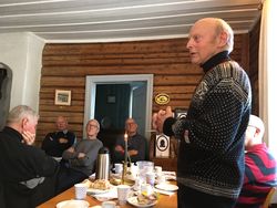 Ola Wærhaug under Skedsmo Historielags temalunsj med eldre idrettsutøvere 15.11.2017. Foto: Steinar Bunæs.