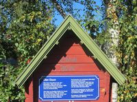 Skilt utenfor Olav Duuns hus i Botne. Foto: Stig Rune Pedersen