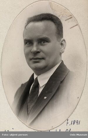 Olav Hindahl ca 1930OB.F08504e.jpg