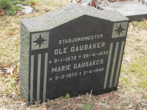 Ole Gausaker gravminne.jpg