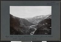 186. Opefter dalen mod Næsbø og Østrebøvand, Aurland. - no-nb digifoto 20160329 00050 bldsa NGU0503.jpg
