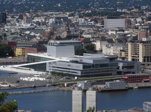 Operaen sett fra Ekebergrestauranten 2012.jpg