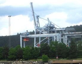 En av de store containerkranene. Foto: Stig Rune Pedersen (2013).