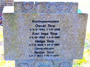 Oscar Torp gravminne 2.JPG