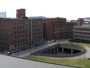 Oslo, Arne Garborgs plass, hovedbrannstasjonen.JPG