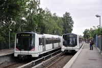 To tog av typen MX3000 på Berg stasjon. Foto: Roy Olsen (2010).