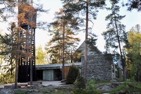 Mortensrud kirke (2002). Foto: Roy Olsen (2015).