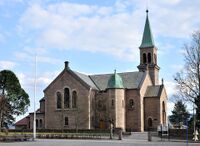 Grorud kirke, tegnet av kommunearkitekten i Aker, Harald Bødtker og oppført i 1902. Foto: Roy Olsen (2014).