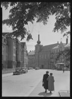 Kirken sett ned Geitmyrsveien. Foto: Nasjonalbiblioteket (1953]]).