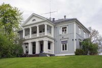 Hovedhuset på Bakkehaugen gård. Foto: Leif-Harald Ruud (2014).