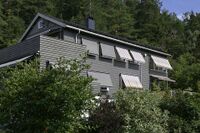 Vertikaldelt tomannsbolig fra 1952, arkitekt Axel Thorup. Foto: Leif-Harald Ruud (2025).