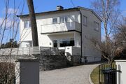 Oslo Hoffsjef Løvenskiolds vei 10 260411.JPG