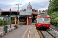 Nye Holmlia stasjon på Østfoldbanen ble innviet i 1982. Foto: Leif-Harald Ruud (2021).