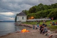 Sankthansfeiring i Hvervenbukta. Foto: Leif-Harald Ruud (2015).