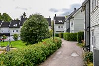 Rekkehus i Munkerudstubben. Foto: Leif-Harald Ruud (2022)