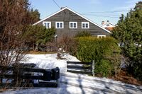 Tomannsboligen i Nøttekneika 3-5 er eneste eiendom med adresse til veien. Foto: Leif-Harald Ruud