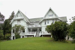 Oslo Villa Høva 150726.jpg