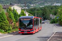 Buss i Ruter Bys farger på Korsvoll i Oslo. Foto: Leif-Harald Ruud (2023).