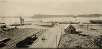 Utstikker III med den gamle, krumme Fiskehallen. Foto: Ukjent / Riksantikvaren (1908).