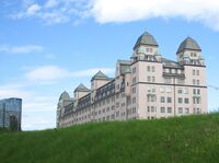 Oslo havnelager, nordisk nybarokk med jugend- og klassistiske elementer (ark. Bredo Berntsen, oppført 1916–1920). Foto: Stig Rune Pedersen (2005)