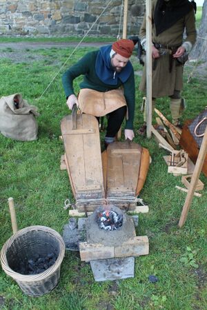 Oslo middelalderfestival - smie 1.JPG
