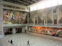 Rådhushallen, rådhusets «storstue», sett nordover. Foto: Stig Rune Pedersen (2012).