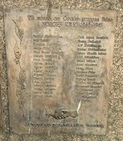 Minneplaketten over Osvald-gruppa, satt opp i Østbanehallen i 1995 og nå montert på det nye minnesmerket. Foto: Stig Rune Pedersen (2012).