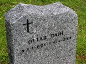 Historikeren Ottar Dahls gravminne på Steinsskogen gravlund. Foto: Stig Rune Pedersen